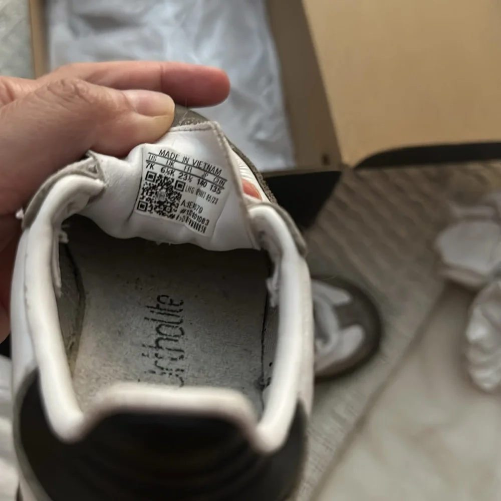 Kids Adidas | Samba OG Shoes | 7K - Picture 10 of 16